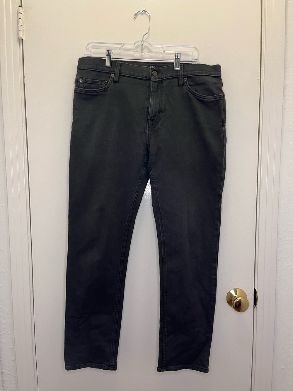 Banana Republic Men's Traveler Slim Fit Jeans in Charcoal Black